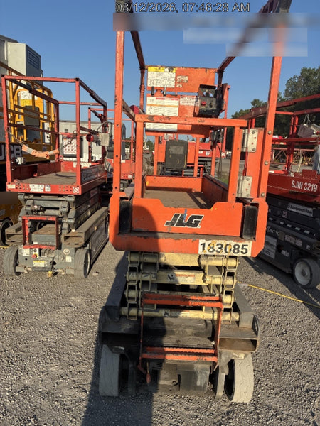 2021 JLG ES1932