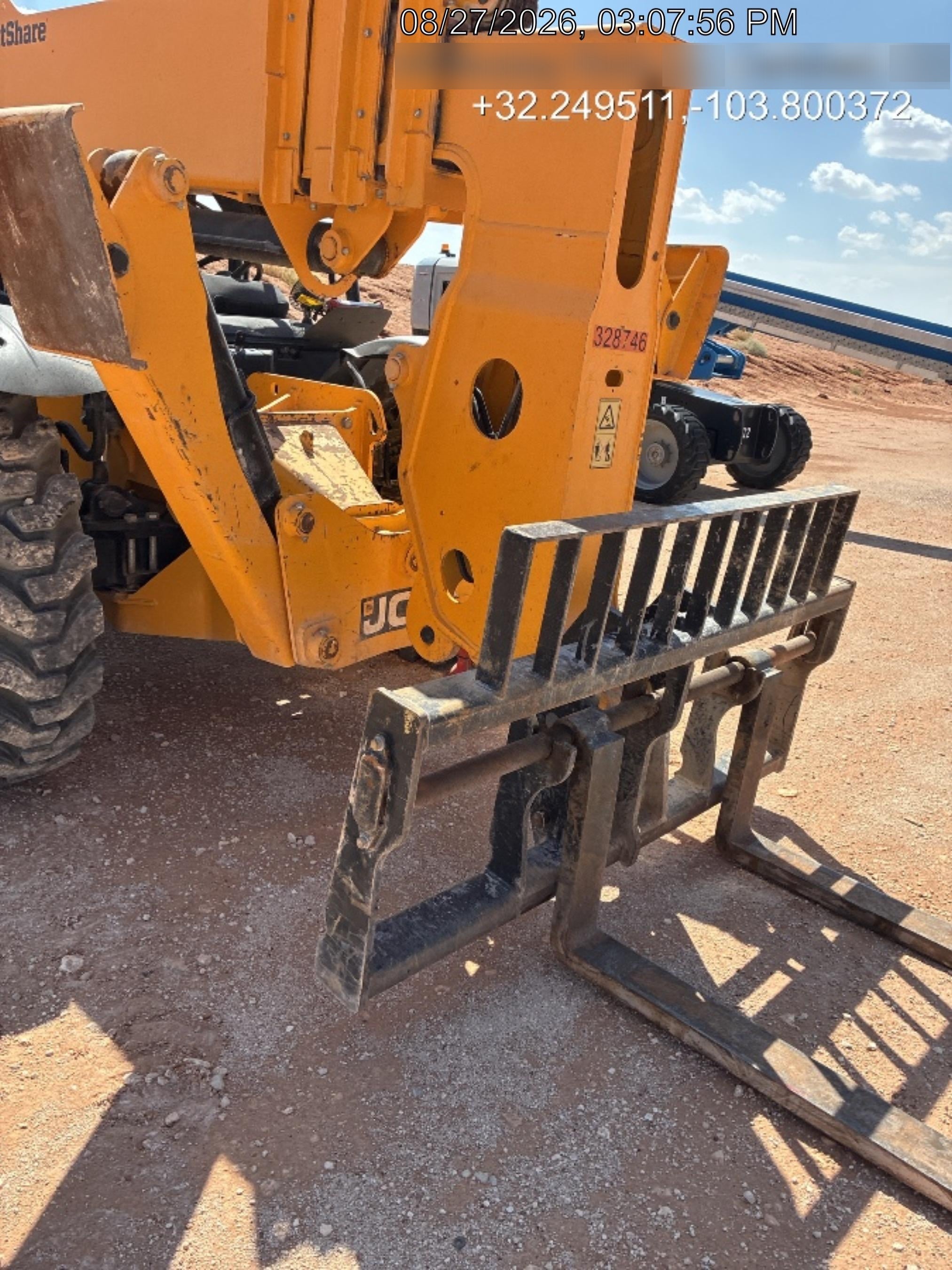 2023 JCB 510-56