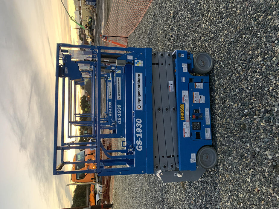 2020 Genie GS-1930 Solid Non Marking Tires, Beacon, Folding rails with half height swing gate, 800W Inverter