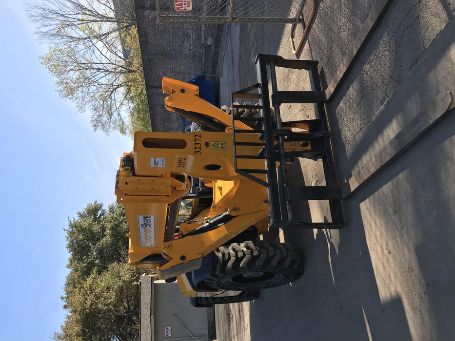 2018 Genie GTH-844 Genie GTH-844 w/Open ROPS, Solid Tires, beacon/work lights, 60" carriage/forks