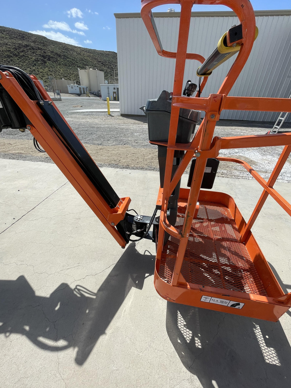 2019 JLG E300AJP