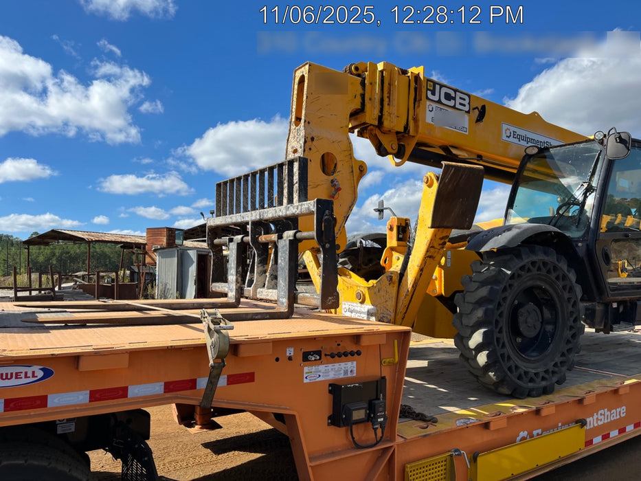 2018 JCB 510-56 JCB 510-56 Telehandler 74 HP w/CAB/HVAC, Beacon, Worklights, Aux Hydraulics, Solid Tires, 60" Carriage/Forks