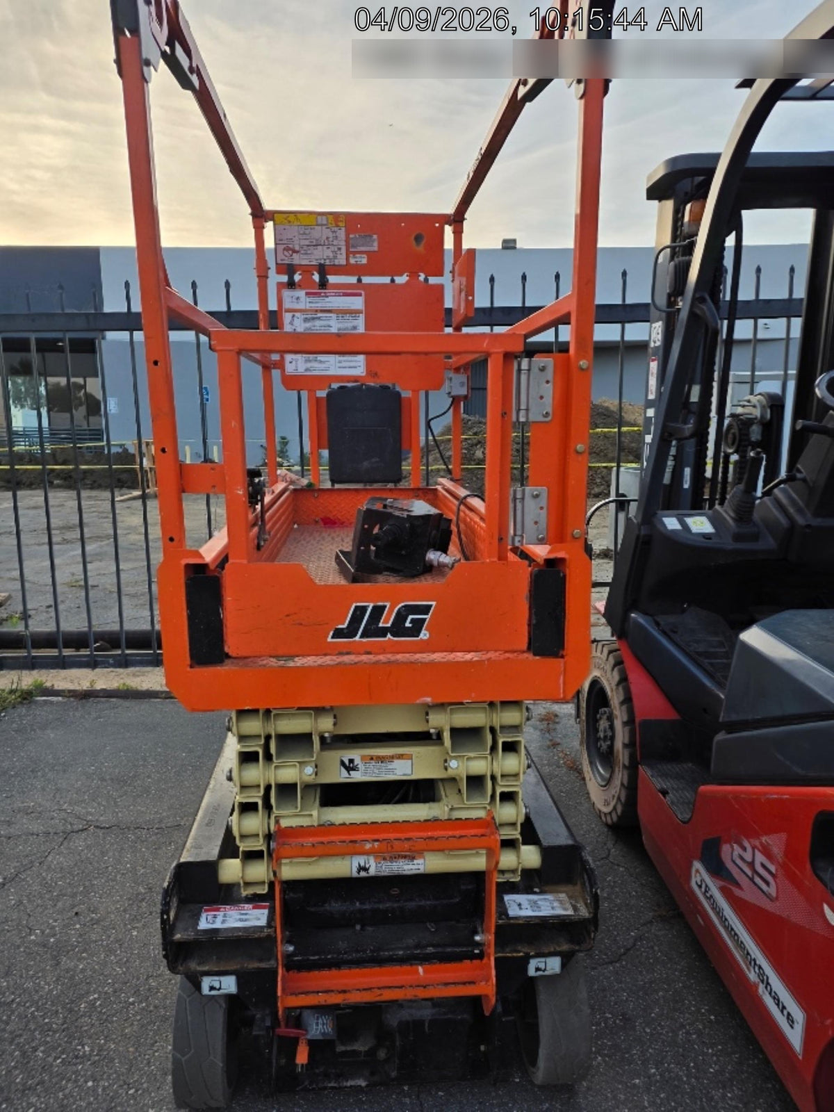 2023 JLG ES1932