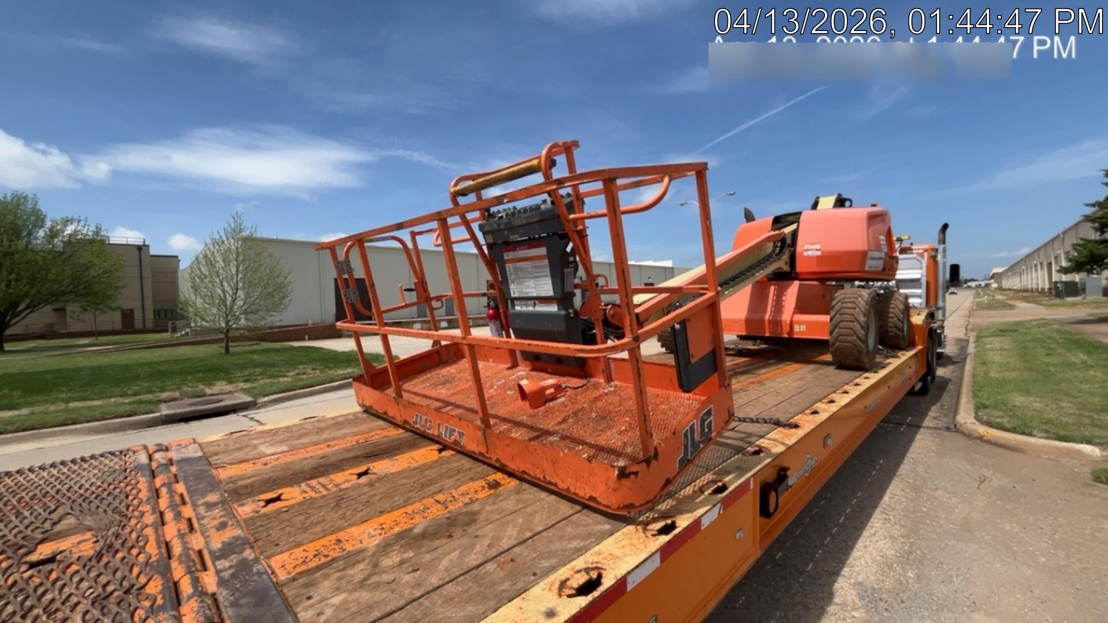 2019 JLG 400S