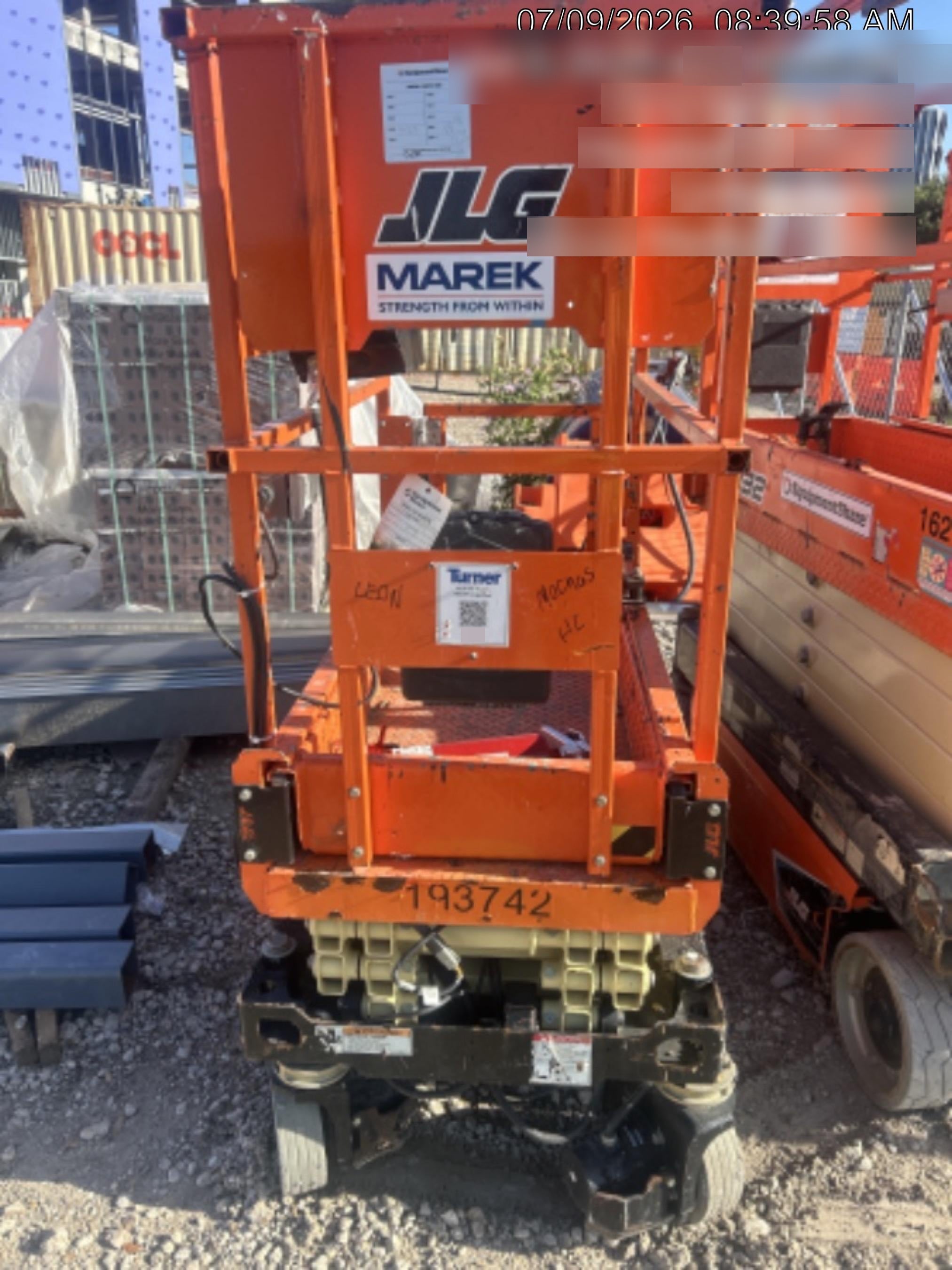 2021 JLG ES1330L