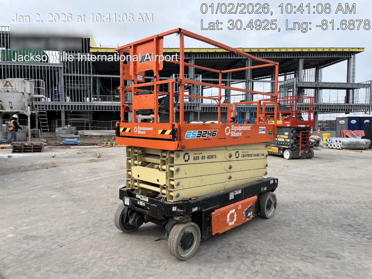 2022 JLG ES3246