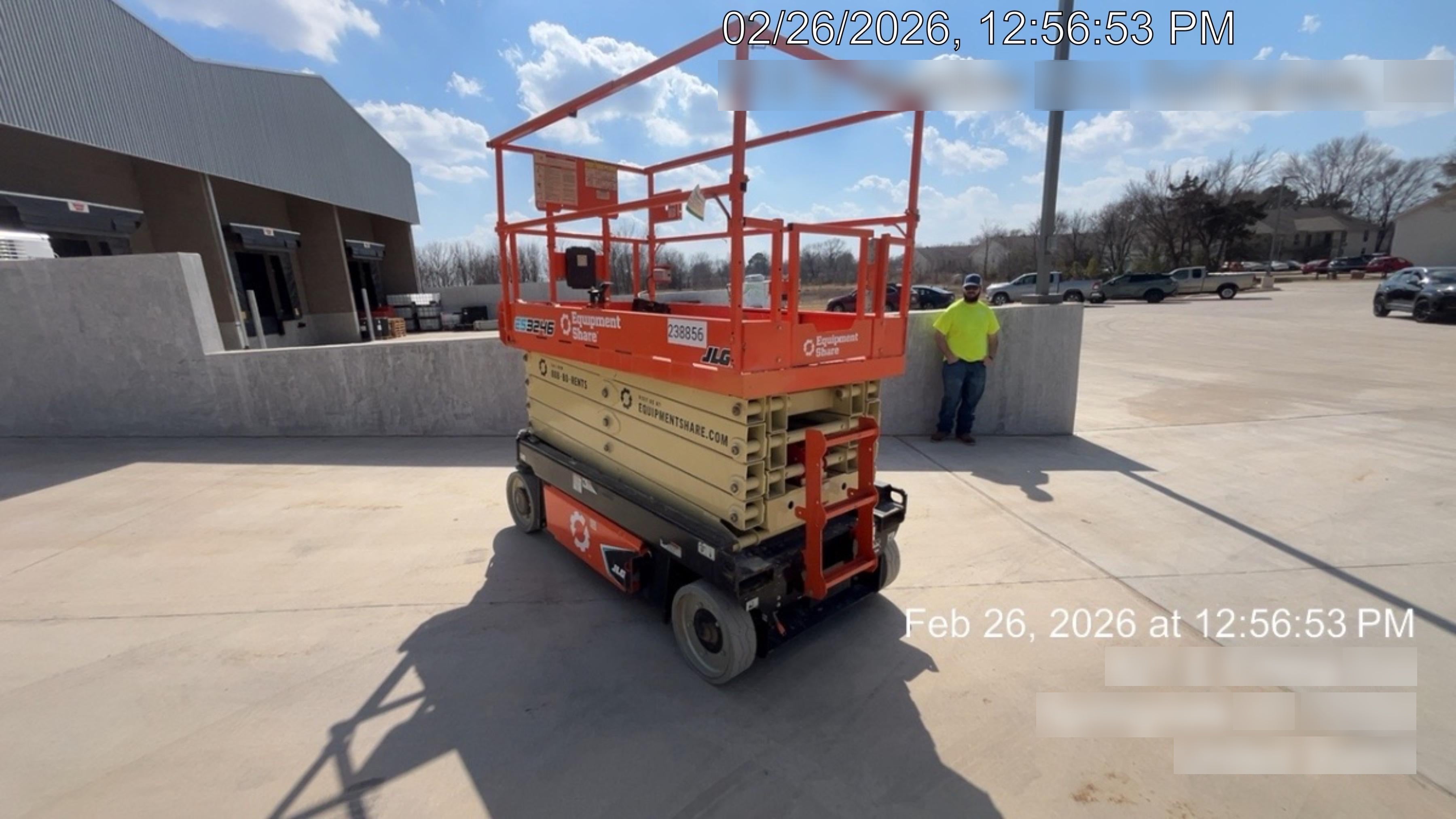 2022 JLG ES3246
