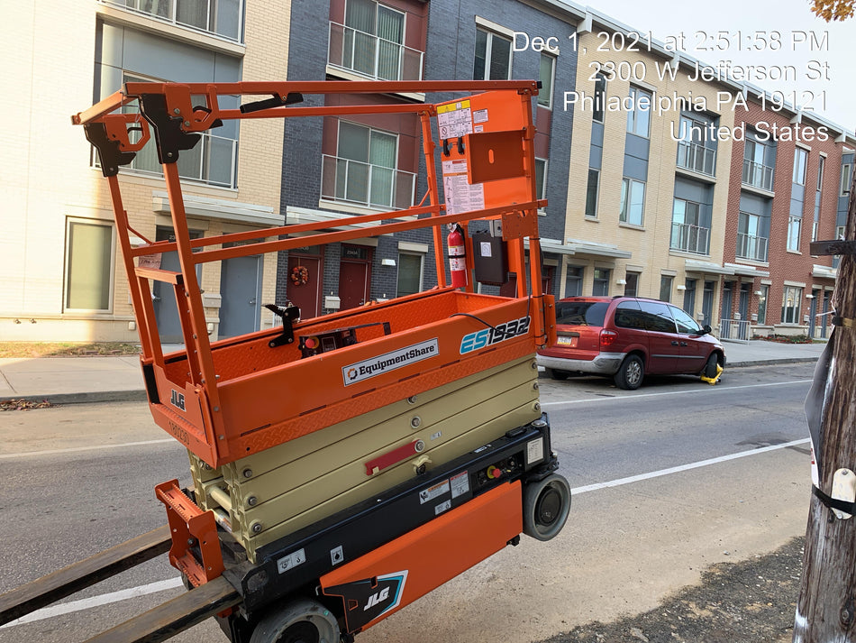 2021 JLG ES1932