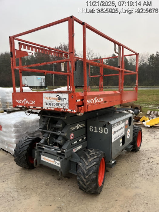 2017 SKYJACK SJ6832 RT