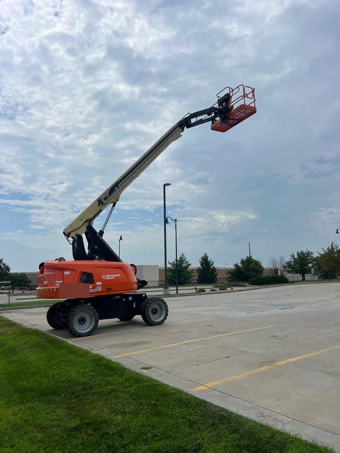 2023 JLG 660SJ