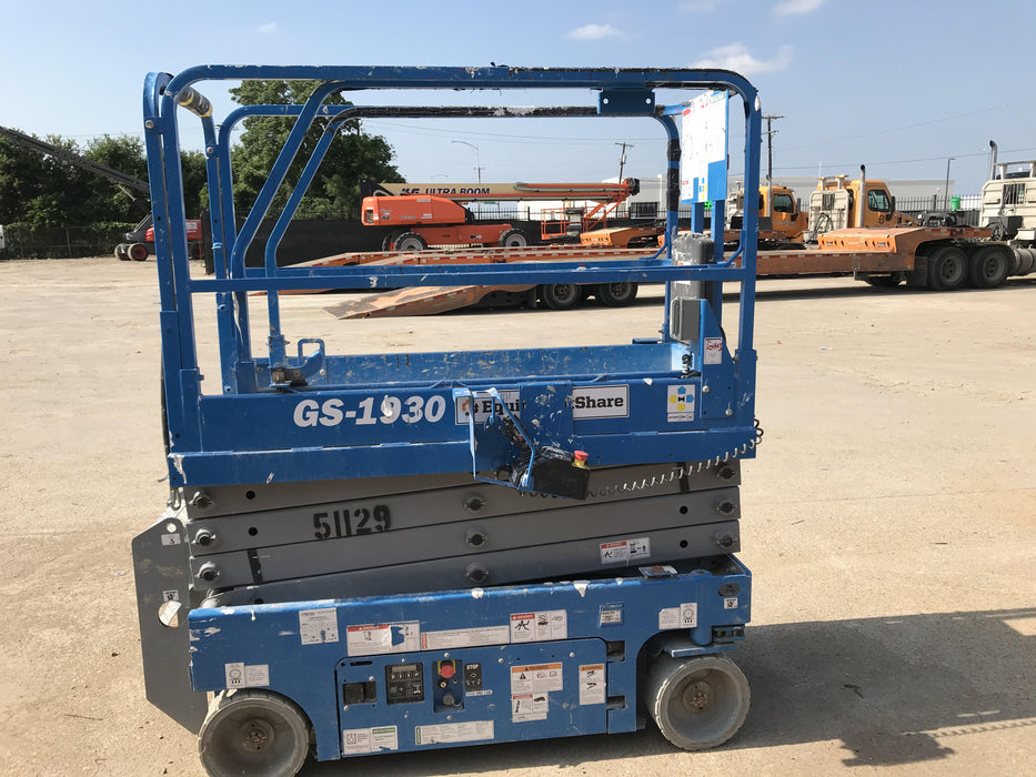 2019 Genie GS-1930 Fixed Rails with Chain Entry