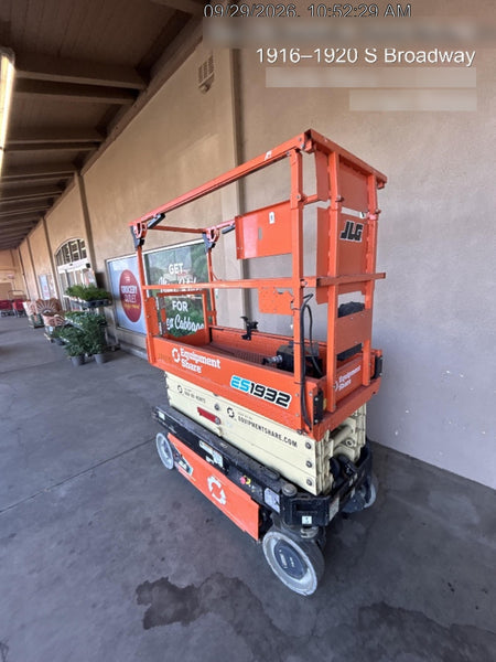 2022 JLG ES1932