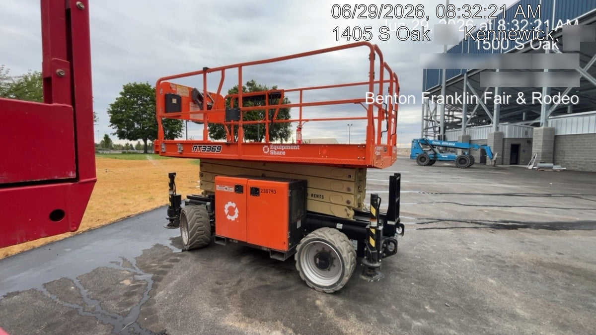 2022 JLG RT3369