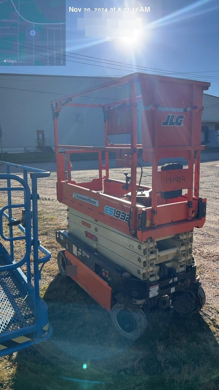2021 JLG ES1932