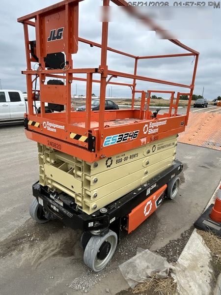 2022 JLG ES3246