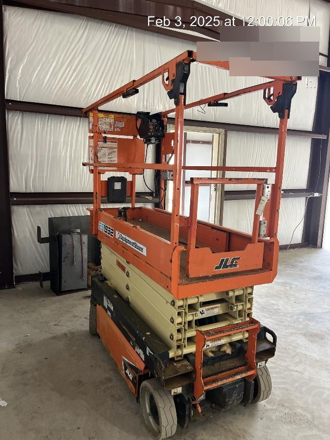 2021 JLG ES1932
