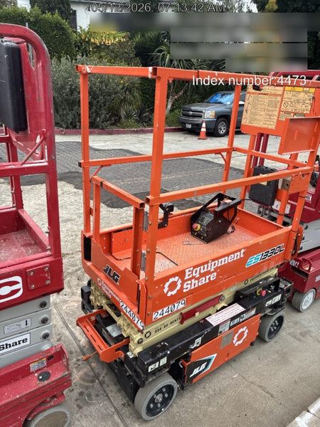 2022 JLG ES1330L