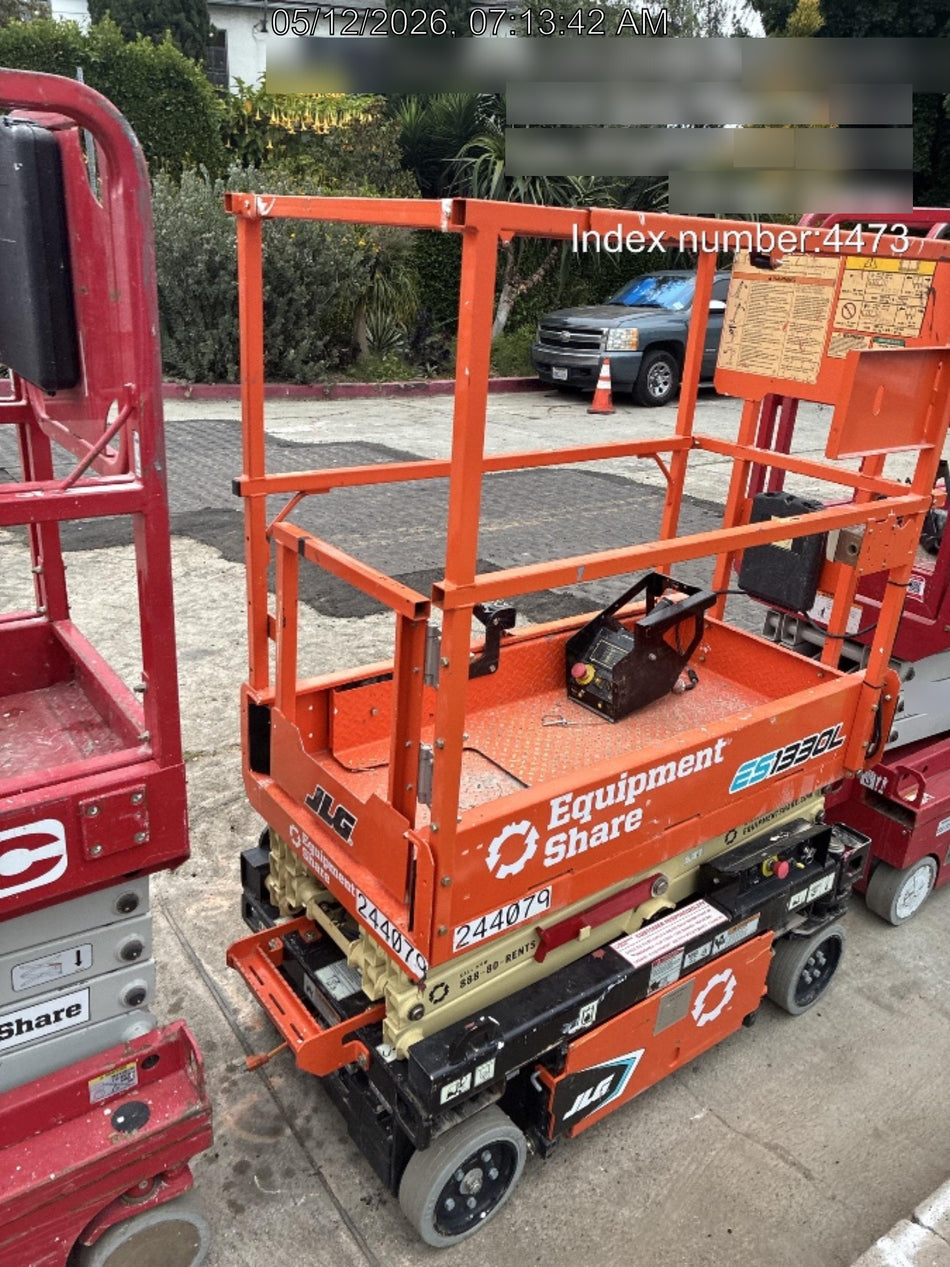 2022 JLG ES1330L