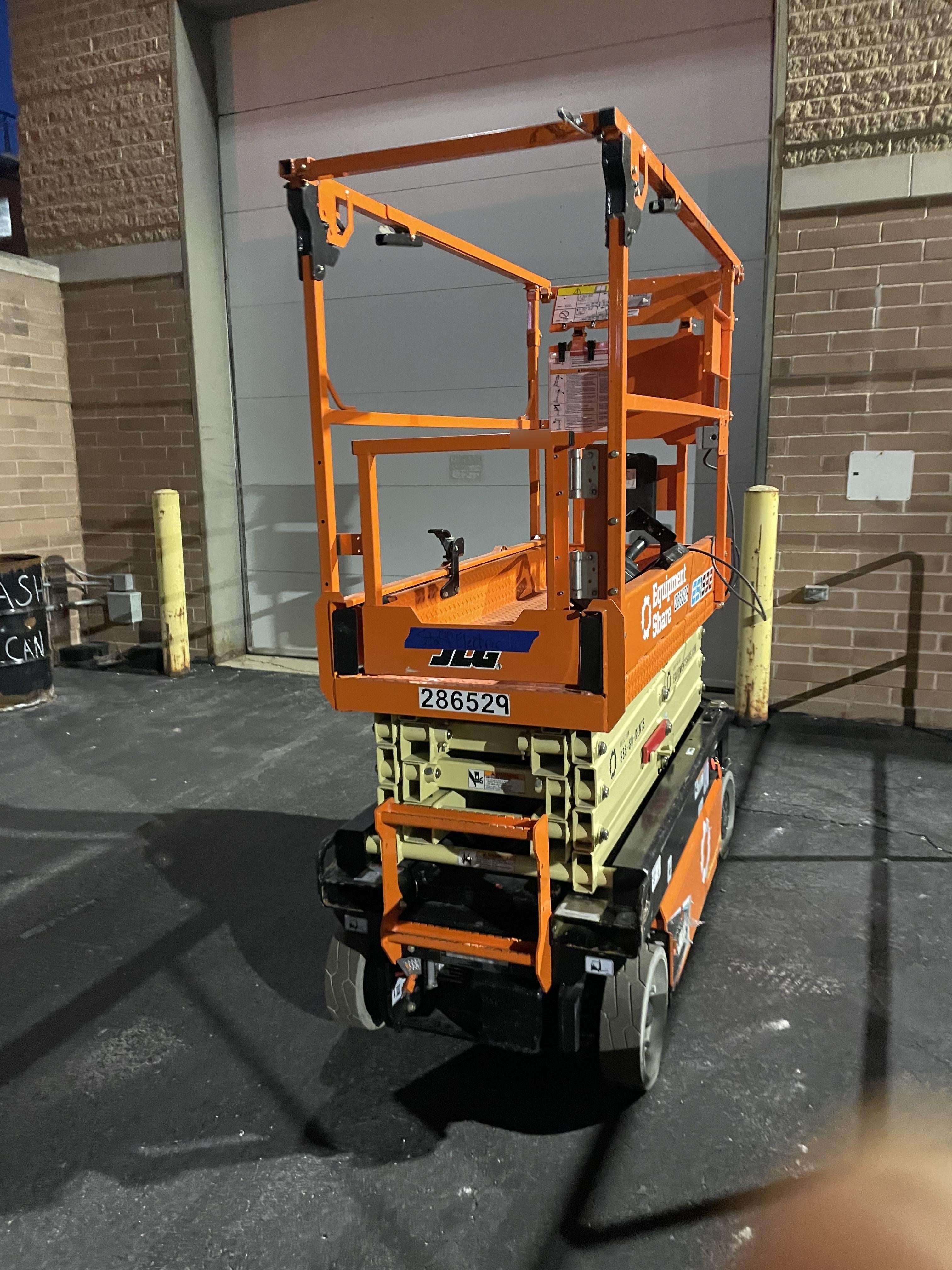 2022 JLG ES1932