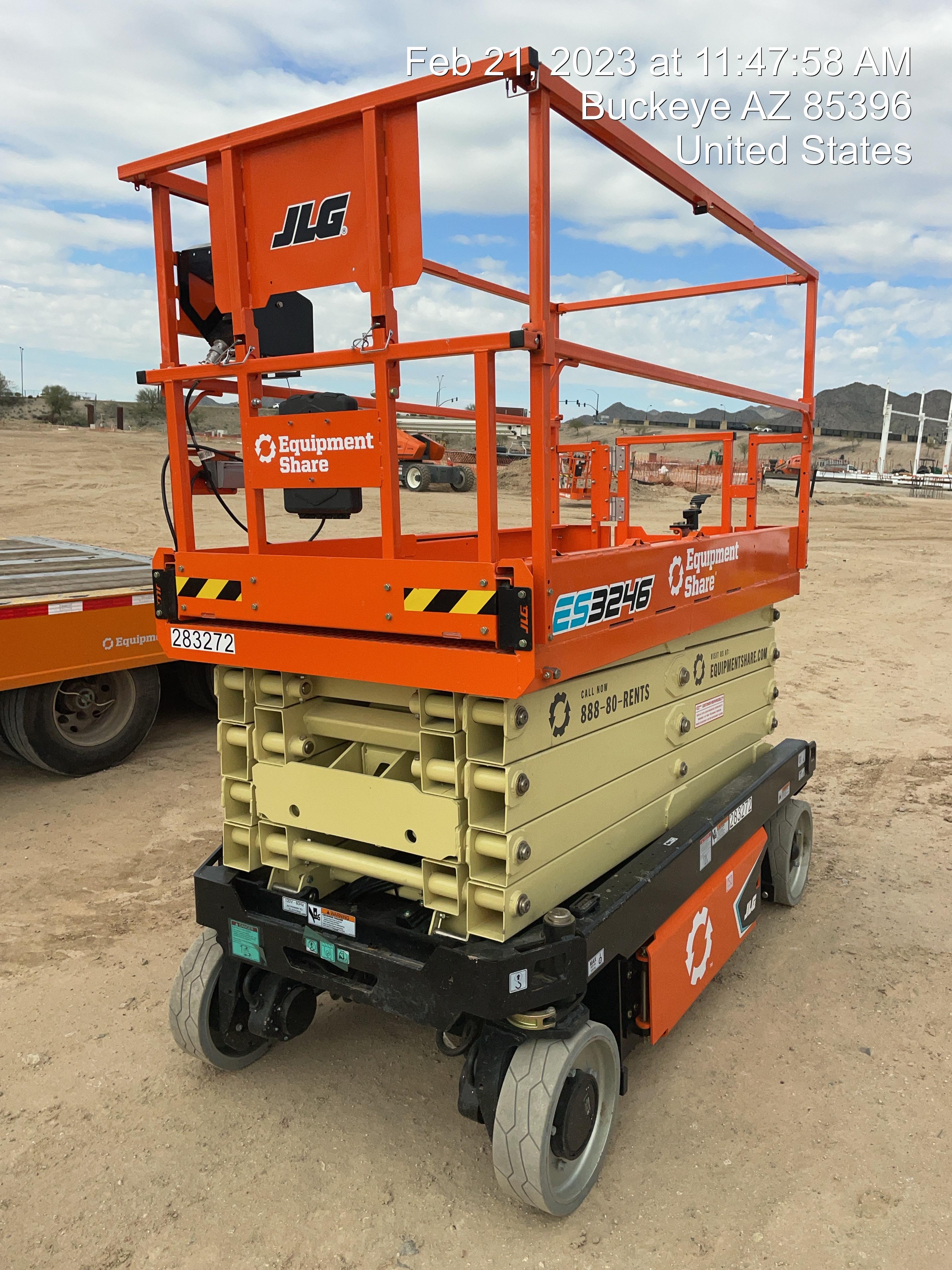 2022 JLG ES3246