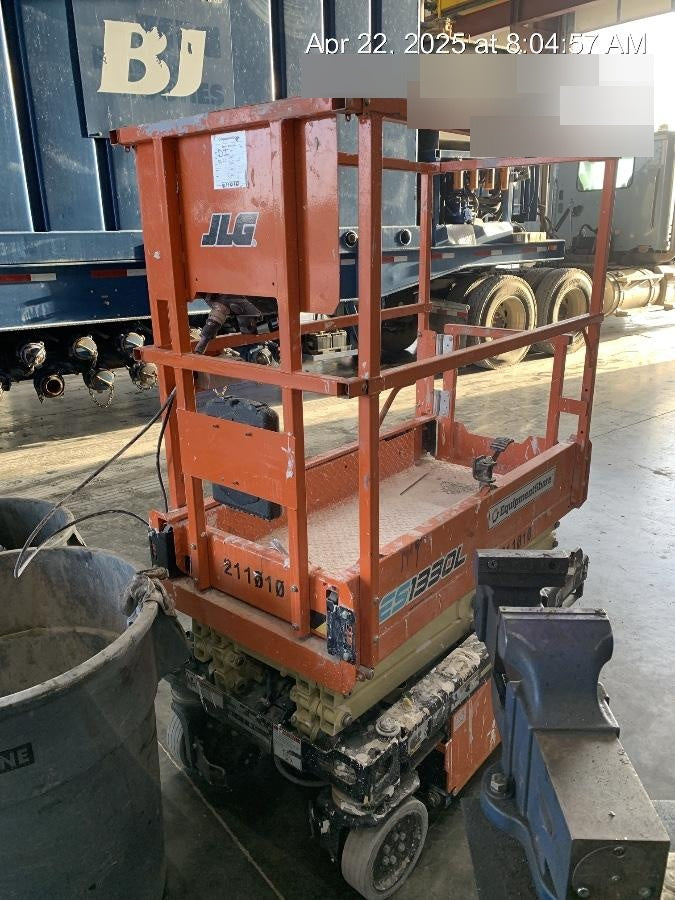 2022 JLG ES1330L