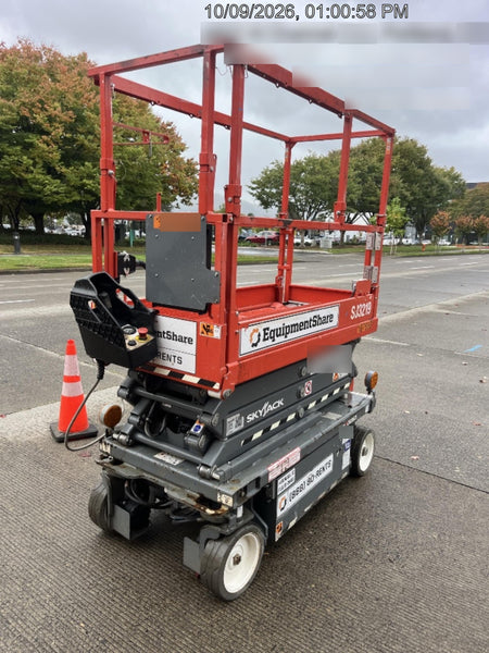 2020 Skyjack SJIII-3219 Solid NM Tires, Half height spring hinged entry gate, Dual Beacons, 800W Inverter