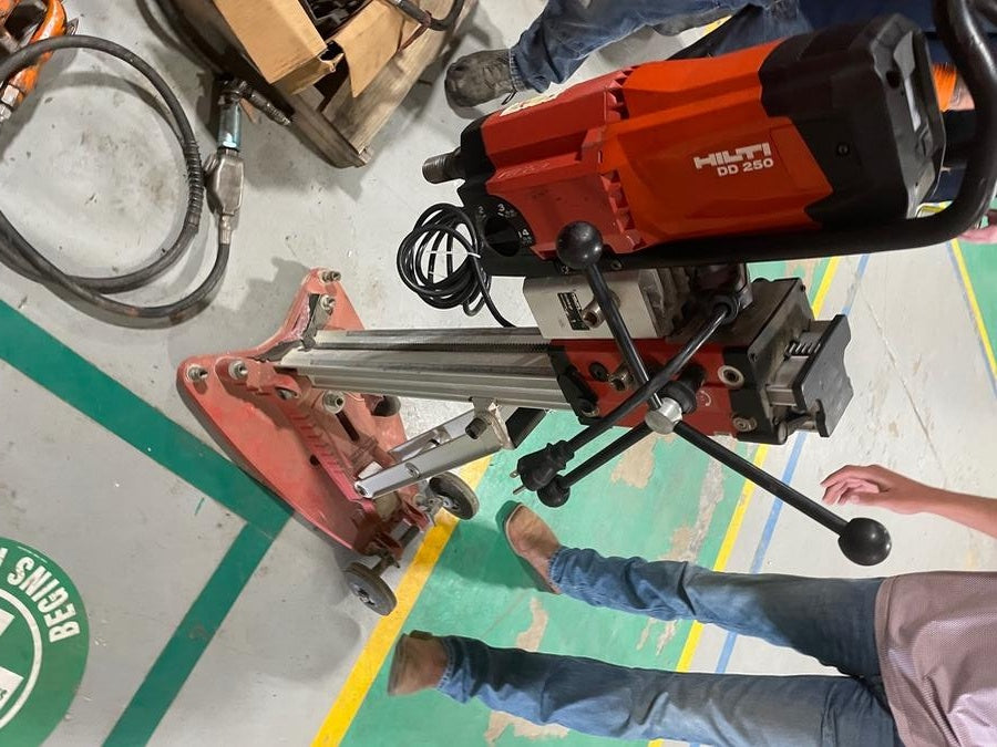 2021 HILTI DD250E