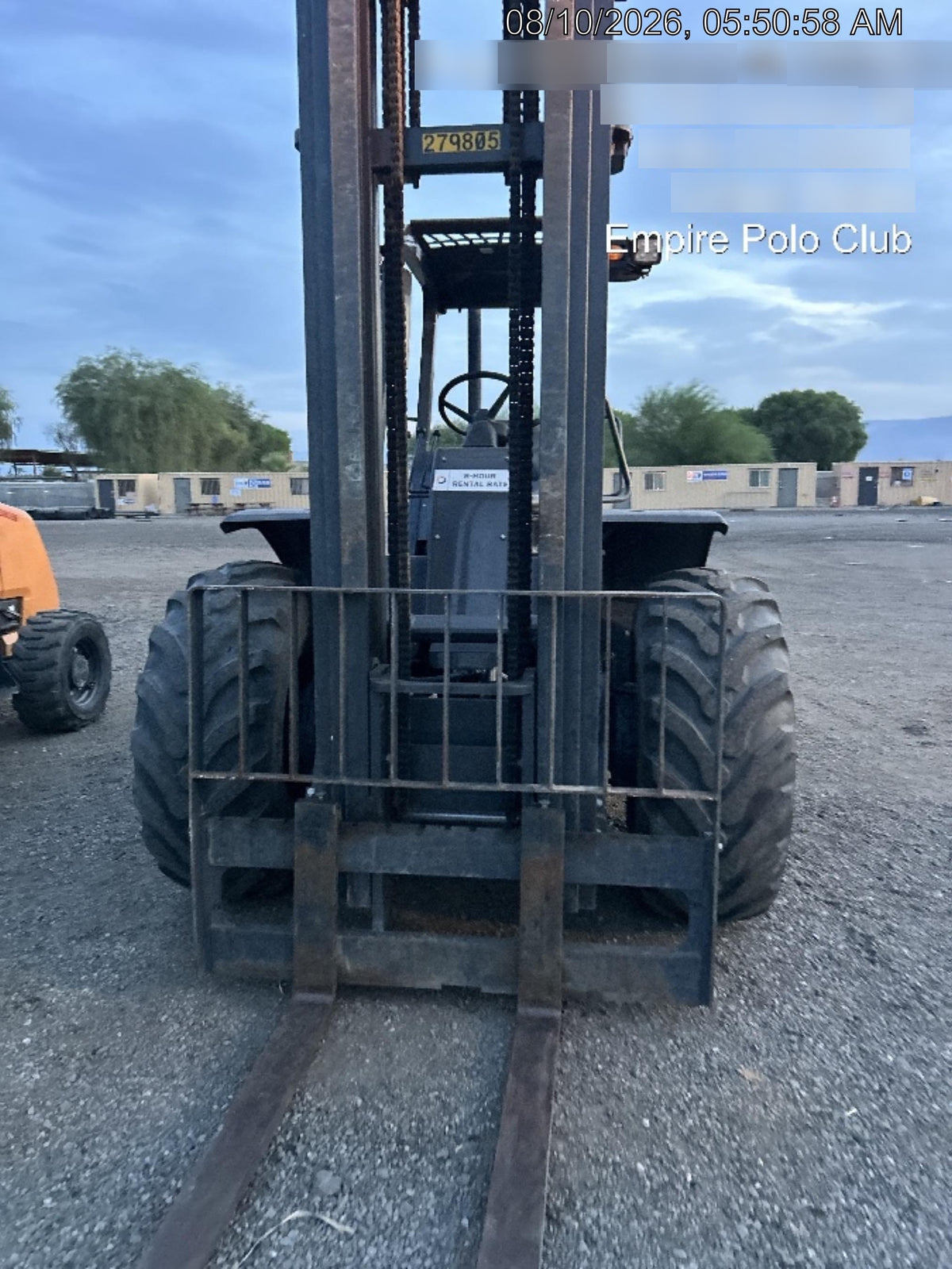 2023 CASE 588H
