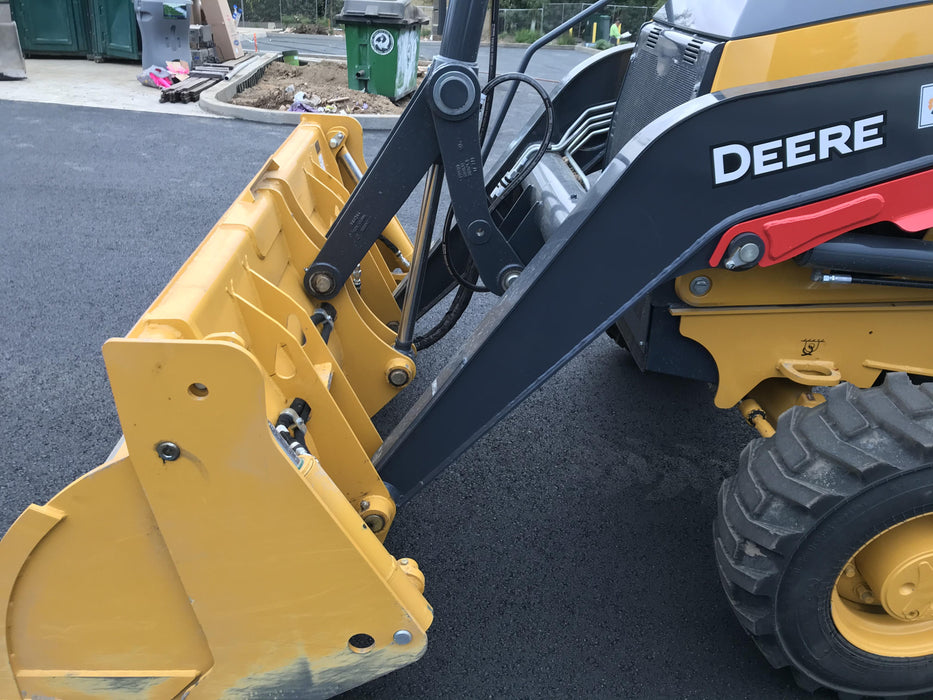 2020 JOHN DEERE 210LEP