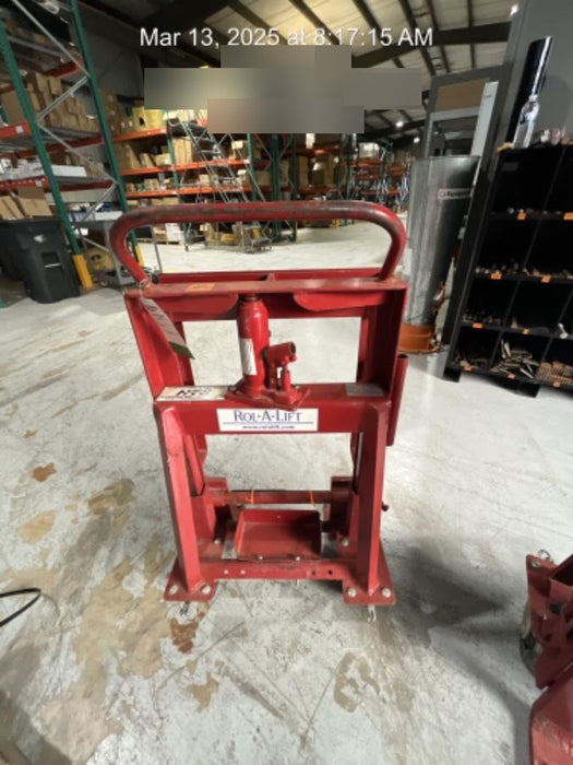 2022 ROL-A-LIFT M-6