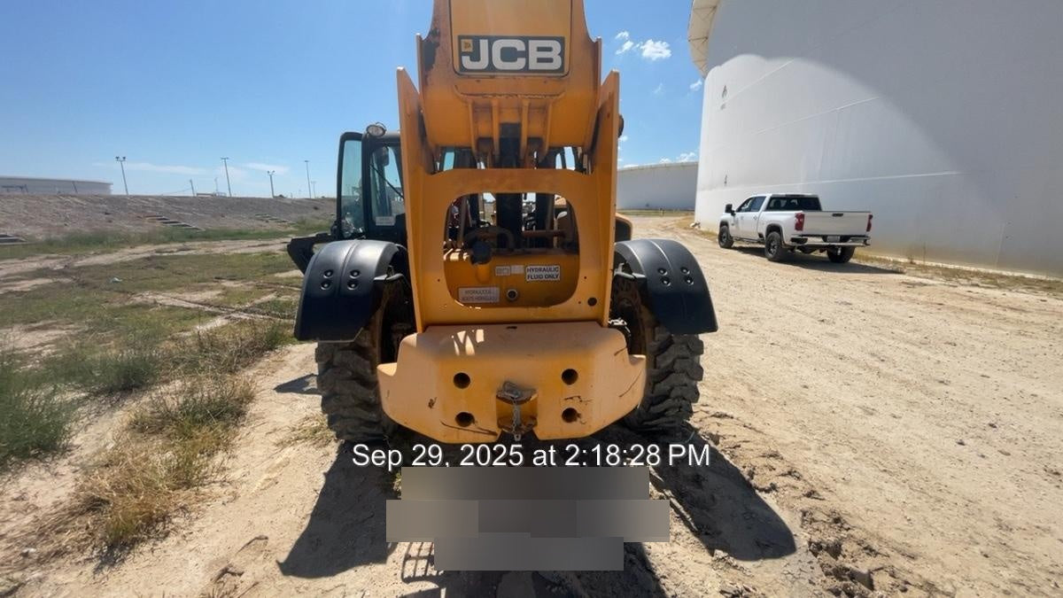 2019 JCB 512-56 74 HP w/CAB/HVAC, Beacon, Aux Hydraulics, Worklights, Solid Tires w/60" Carriage/Forks