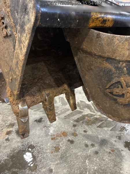 2023 WAIN-ROY 36" Bucket - Wain-Roy