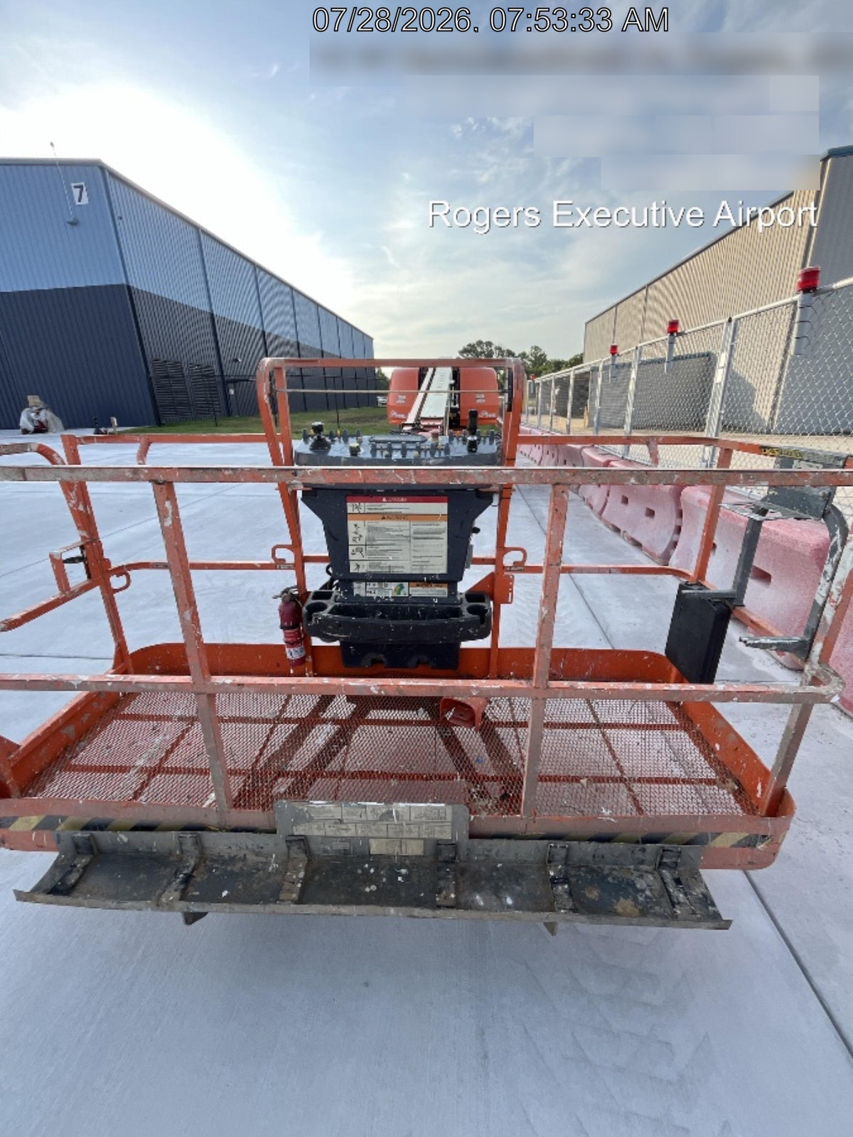 2022 JLG 660SJ