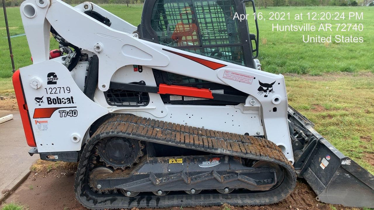 2020 Bobcat T740 74Hp T4, Cab/Heat/Air, Selectable Joystick Controls, Aux Hydraulics, Backup Alarm, P29 Performance Package, Rubber Tracks, Auto Ride Control, Reversing Fan, 7-Pin Attachment Control Kit