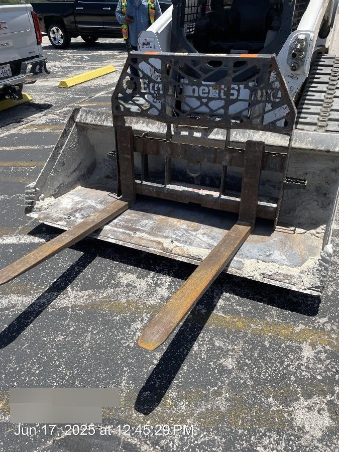 2020 EMKAY 48" Pallet Forks - Emkay