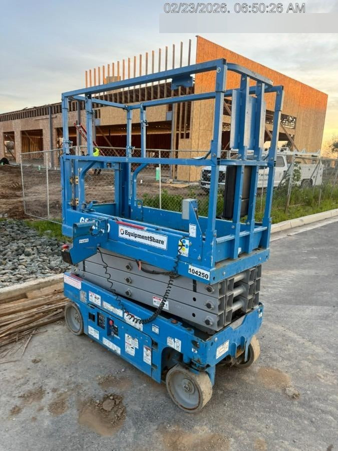 2020 Genie GS-1930 Solid Non Marking Tires, Beacon, Folding rails with half height swing gate, 800W Inverter