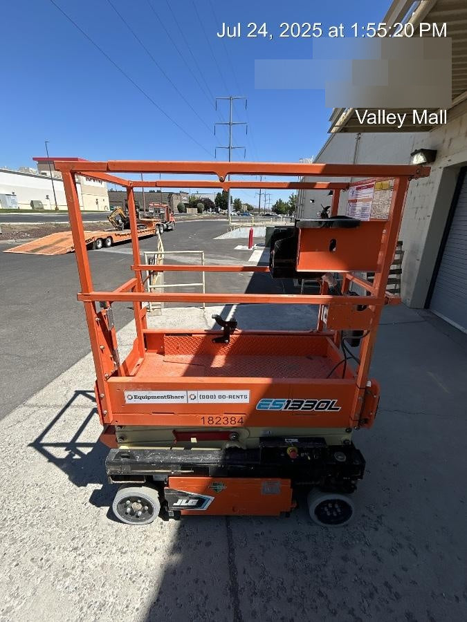 2021 JLG ES1330L