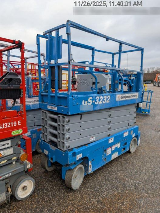 2020 Genie GS-3232 Standard, Folding half height swing gate