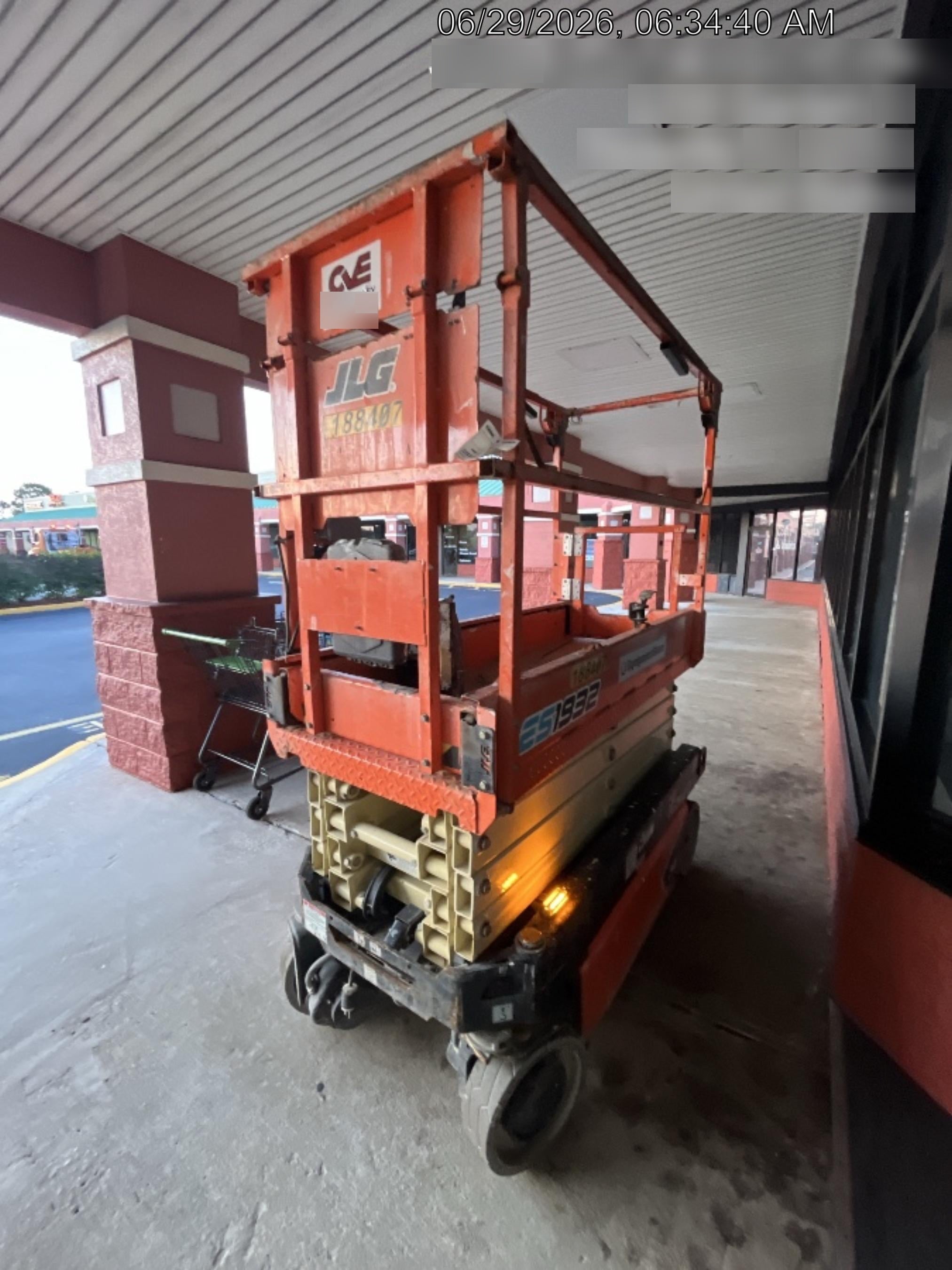 2021 JLG ES1932