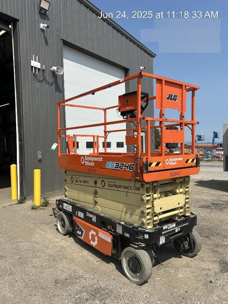 2022 JLG ES3246