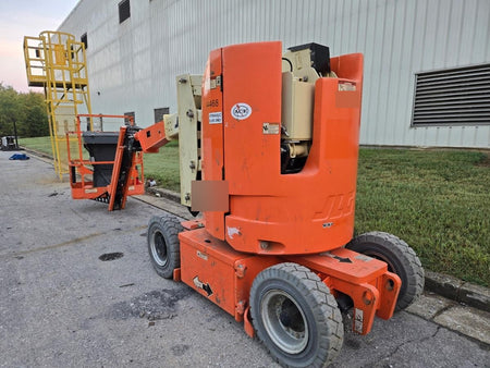 2019 JLG E300AJP