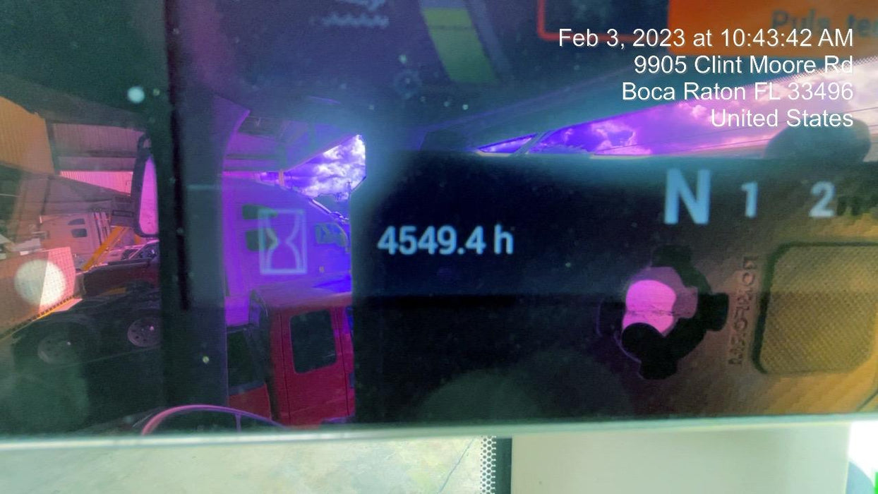 2017 Case 621G CLOSED CAB, JRB 416 STYLE HYD COUPLER