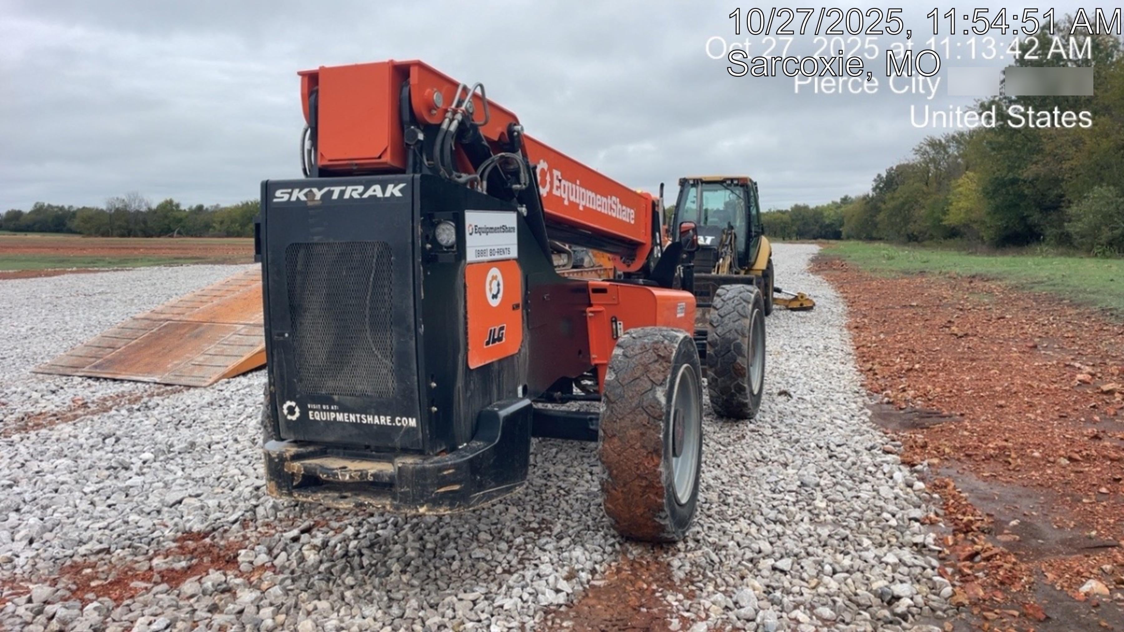 2023 SKYTRAK 8042