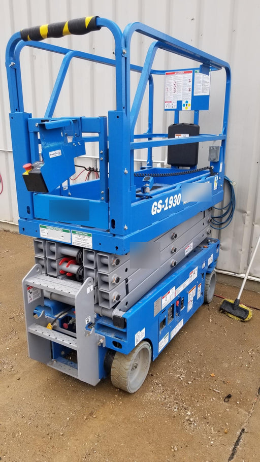 2020 Genie GS-1930 Solid Non Marking Tires, Beacon, Folding rails with half height swing gate