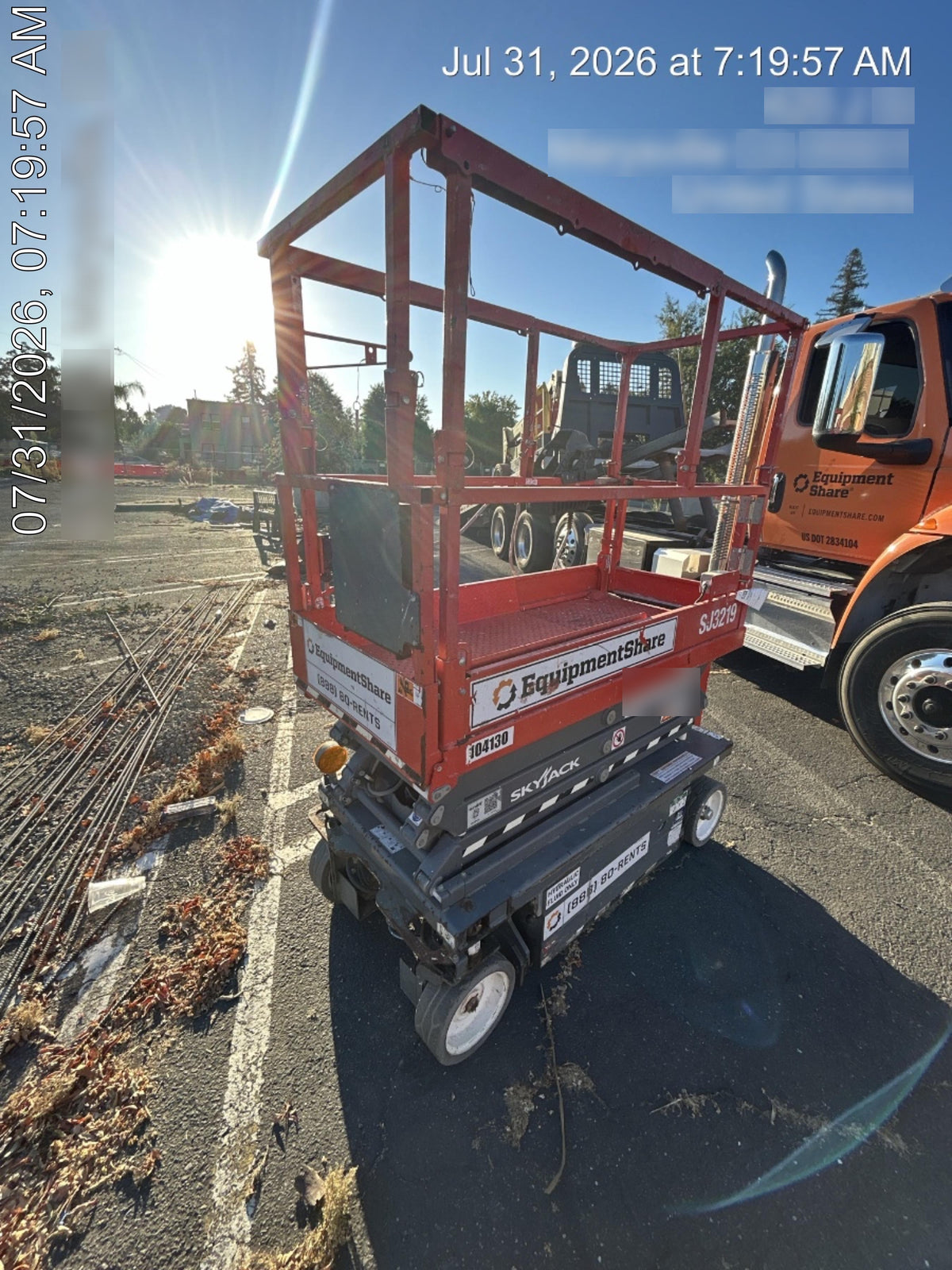 2020 Skyjack SJIII-3219 Solid NM Tires, Half height spring hinged entry gate, Dual Beacons, 800W Inverter