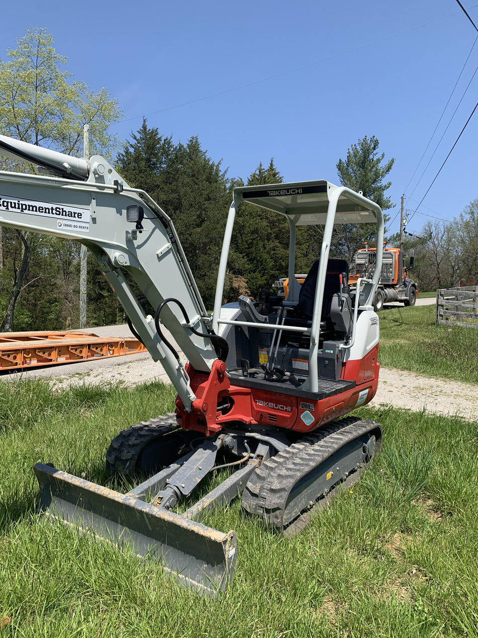2022 TAKEUCHI TB235-2R