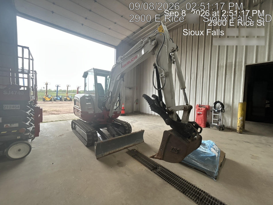 2025 TAKEUCHI TB235-2CR