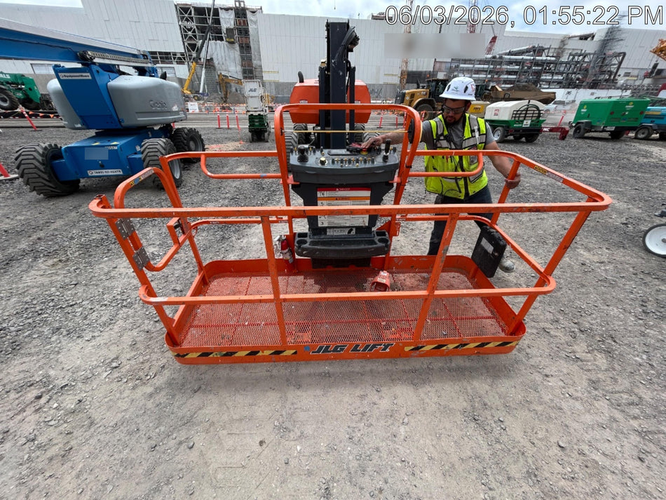 2023 JLG 800AJ