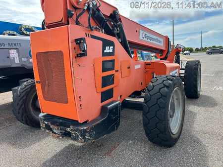 2021 JLG 8042