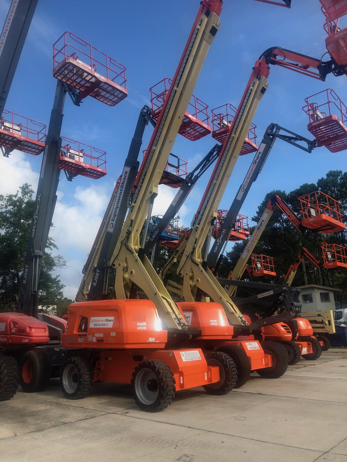 2019 JLG 660SJ